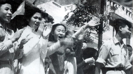 Những h&igrave;nh ảnh hiếm hoi trong ng&agrave;y giải ph&oacute;ng Thủ đ&ocirc; 62 năm về trước