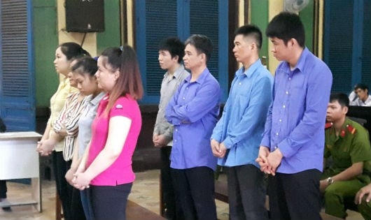 Các bị cáo tại phiên tòa.