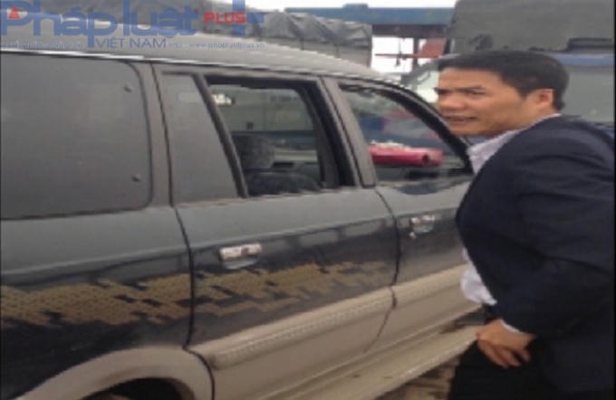 ...song có những chuyến phà chở từ 6 - 7 ô tô.