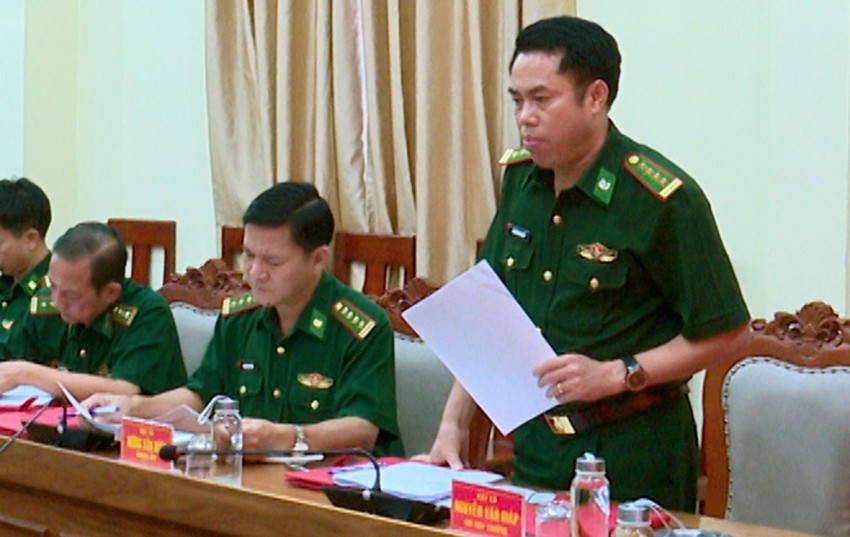 Đại tá Nguyễn Văn Giáp - Chỉ huy trưởng Ban Chỉ huy BĐBP tỉnh báo cáo tình hình, kết quả thực hiện nhiệm vụ công tác biên phòng năm 2025