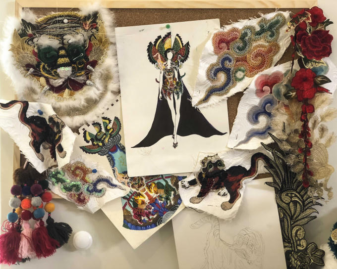 Ngỡ ng&agrave;ng khi Hoa hậu H'hen Ni&ecirc; diện trang phục c&oacute; cả rổ b&aacute;nh m&igrave;