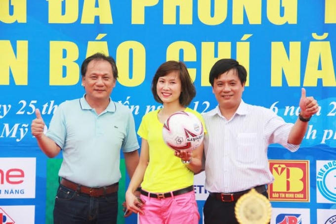 Ông Phan Anh Tú – Chủ tịch Liên đoàn bóng đá HN, Quả bóng vàng Ngọc Châm và TBT Báo Gia đình Việt Nam – Ông Hồ Minh Chiến