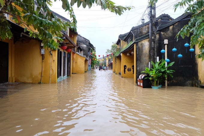 Trung Bộ sẽ tiếp tục có mưa lớn vào ngày mai. Ảnh: Vinh Quang