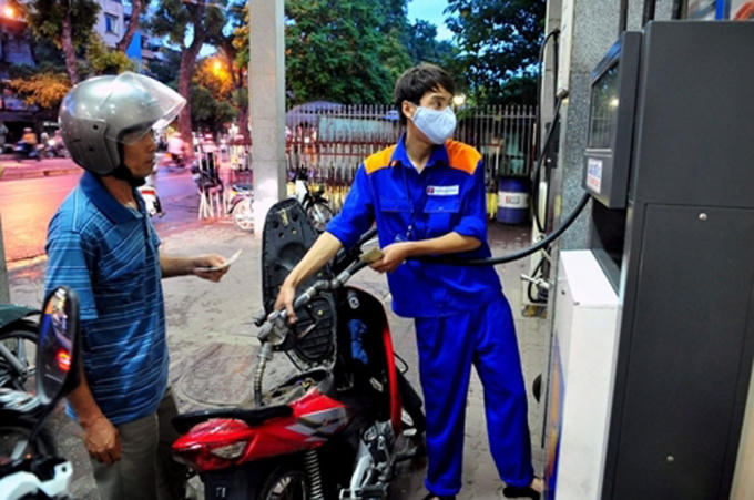 Giá xăng ngày mai có thể giảm tiếp.