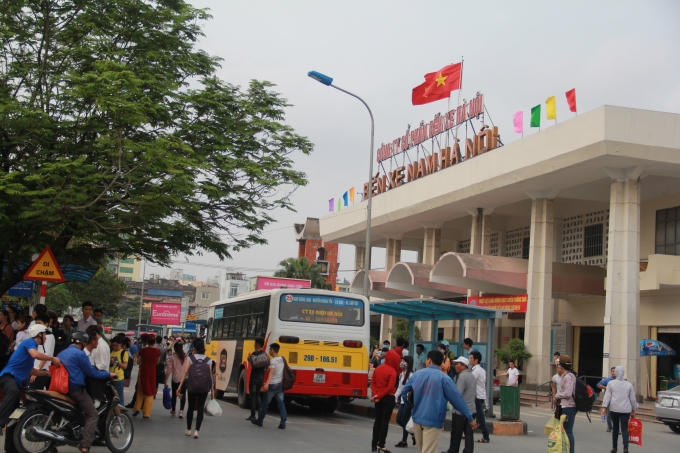 Ngày 3/5, người dân khắp nơi đã trở về Thủ đô để chuẩn bị cho 1 tuần làm việc mới.