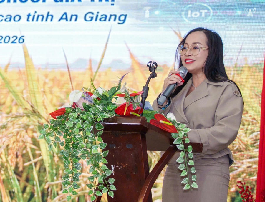Bà Nguyễn Việt Chinh, Chủ tịch Toàn Cầu Group phát biểu tại Hội thảo