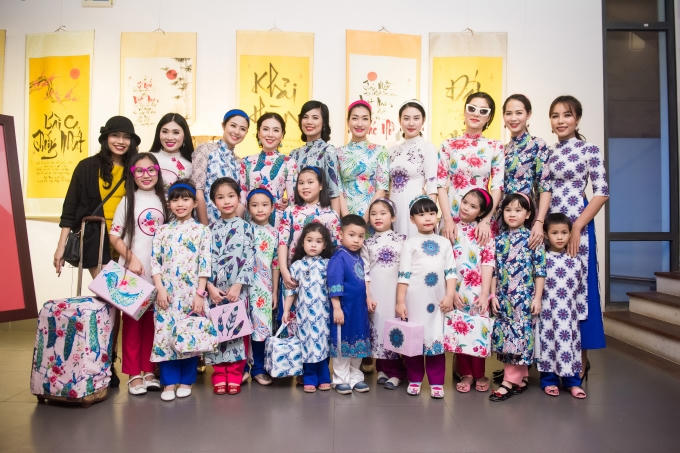 Ngọc Hân và các người mẫu.