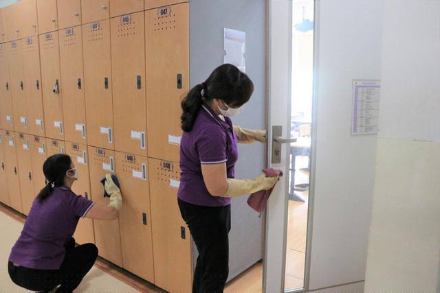 Công tác khử trùng, vệ sinh lớp học được các trường khẩn trương thực hiện trong dịp nghỉ lễ 30/4, 1/5