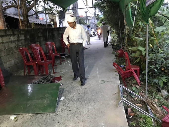 Truy t&igrave;m &ocirc; t&ocirc; &ldquo;đi&ecirc;n&rdquo; đ&acirc;m v&agrave;o đ&aacute;m tang khiến 8 người bị thương rồi bỏ trốn