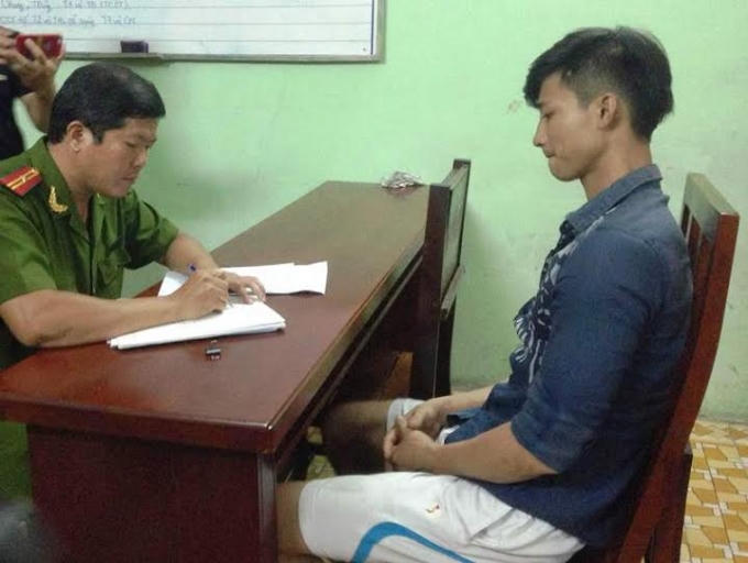 Công an lấy lời khai đối tượng Quốc.