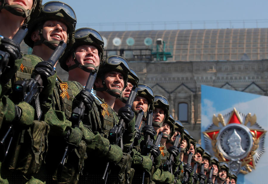 Các binh sĩ đã sẵn sàng sau một tháng tập luyện. Ảnh: REUTERS