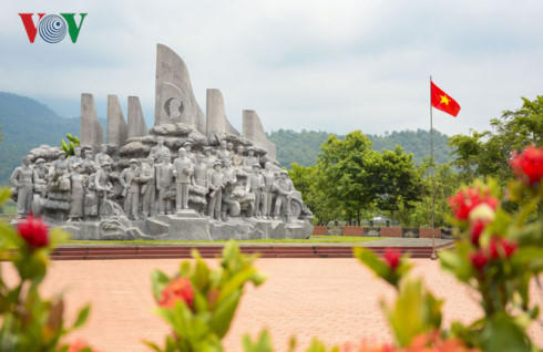 Bãi họp các quân binh chủng, tuyên bố chiến thắng Điện Biên Phủ thể hiện khí phách của Quân đội nhân dân Việt Nam anh hùng.