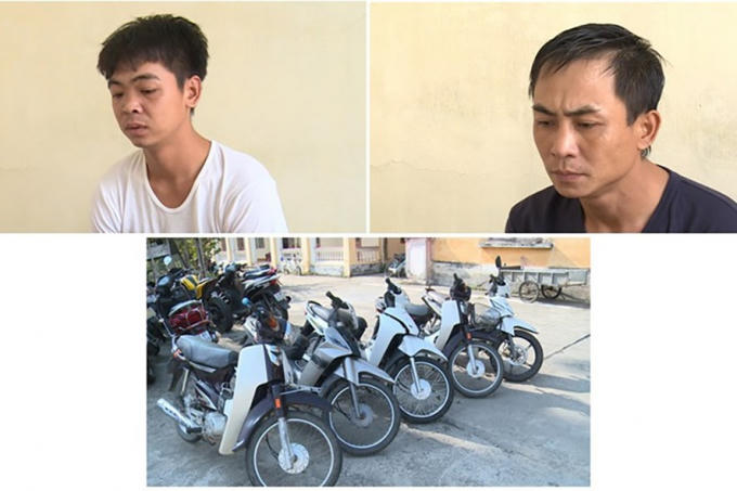 2 đối tượng Phạm Quốc Trị (trái) và Đỗ Mạnh Tường (phải) cùng các tang vật vụ án. Ảnh: Trung Thành.