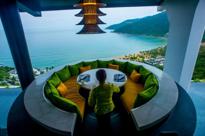 Outdoor Dining at Citron Restaurant.