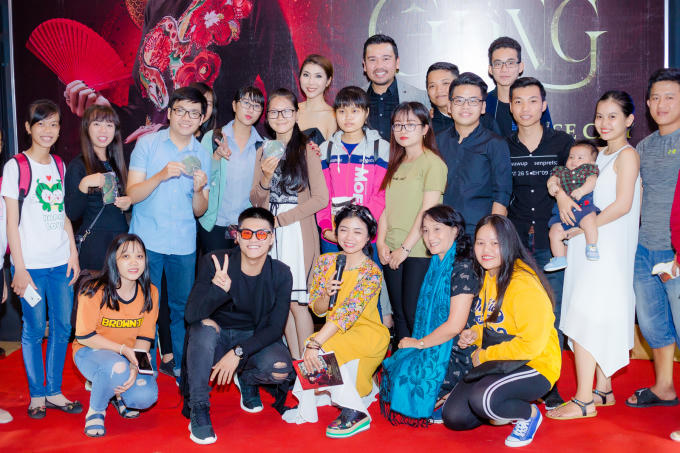 Ngọc Quyên và Lâm Vinh Hải giao lưu với khán giả miền Tây sau phim