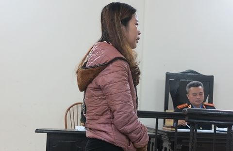 Bị cáo Nga trước vành móng ngựa.