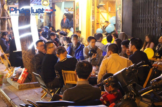 "Bóng cười" (hay còn gọi là Funkyball) thực chất là một quả bóng bay được bơm căng chất Nitrous Oxide (N2O) có khả năng tác động mạnh tới một điểm của hệ thống thần kinh gây cười, tạo cảm giác lâng lâng, sảng khoái cho người sử dụng.