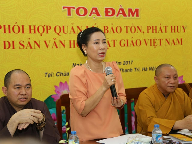 Bà Đặng Thị Bích Liên, Thứ trưởng Bộ Văn hóa TT&amp;DL  phát biểu trong buổi tọa đàm.