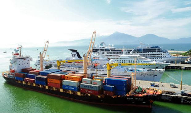 Một góc cảng Tiên Sa - Đà Nẵng