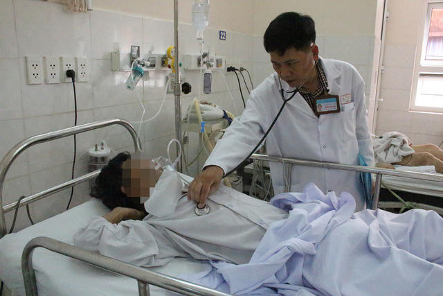 X.T. sau khi uống 3 gói thuốc diệt chuột thì chủ động gọi người nhà đưa đi cấp cứu