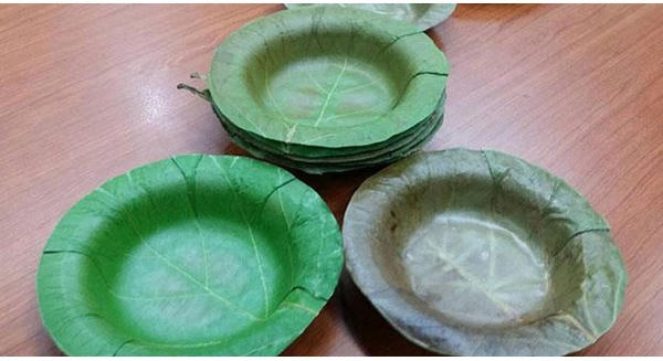 Những chiếc bát thân thiện với môi trường, có khả năng tự phân huỷ này sẽ được sử dụng tại thành phố Phitsanulok trong dịp lễ Songkran năm nay. (Ảnh: Chinnawat Singha).