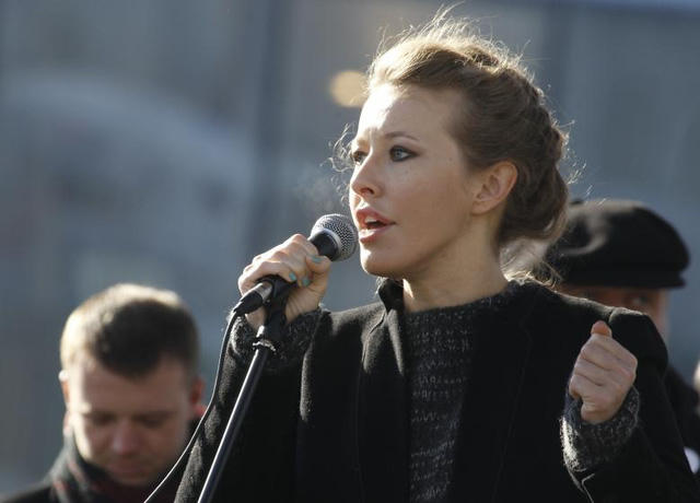 Sobchak là con gái của cố Thị trưởng St Petersburg Anatoly Sobchak - người từng tuyển ông Putin vào làm việc tại tòa thị chính thành phố trong thập niên 1990. Ông Anatoly Sobchak được xem là người thầy giúp Tổng thống Putin khởi đầu sự nghiệp chính trị.