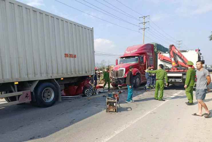 Hiện trường vụ tai nạn sáng 12/1. Ảnh: Hùng Lê
