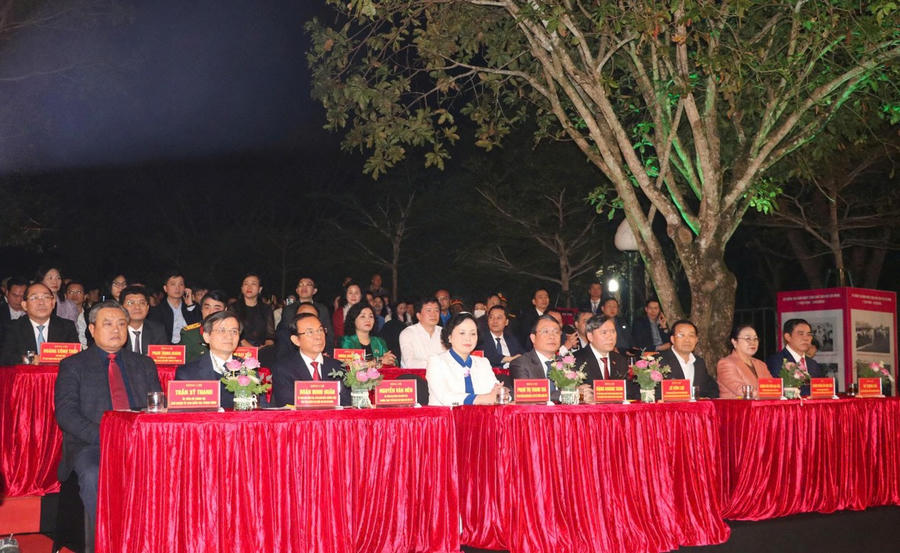 Các đại biểu dự tại điểm cầu Nghệ An.