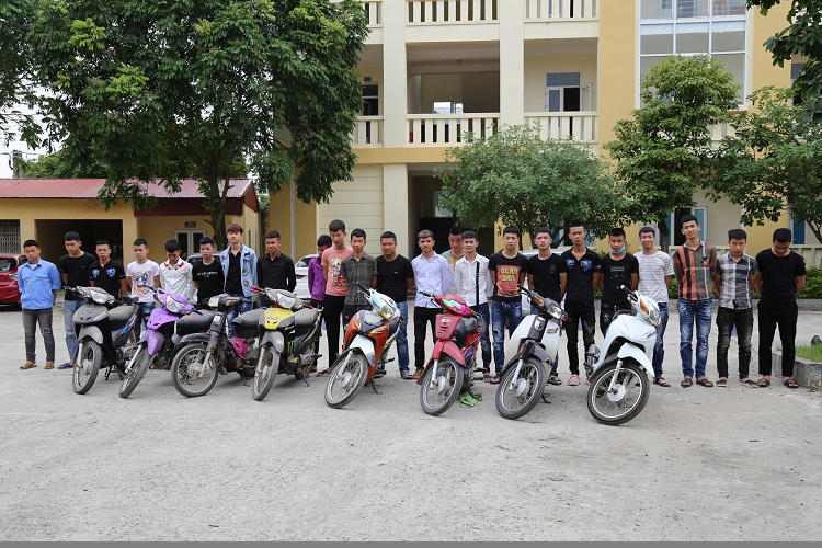 Ngày 14/5/2020, Công an huyện Bình Xuyên cho biết vừa triệu tập 26 trường hợp thanh thiếu niên đều là học sinh, có độ tuổi từ 14 đến 18 tuổi để xử lý về hành vi điều khiển xe mô tô bốc đầu, nẹp bô, rú ga, hò hét, gây mất ANTT trên địa bàn.