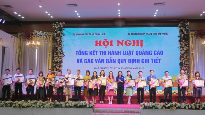 Hải Phòng là một trong số các đơn vị được nhận Bằng khen của Bộ Văn hoá, Thể thao & Du lịch.