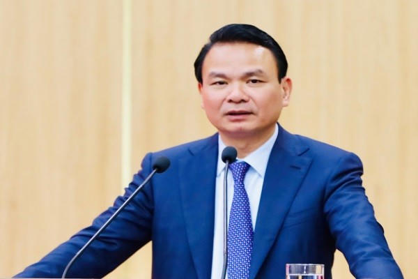 Ông Đặng Xuân Phong, Ủy viên Trung ương Đảng, Bí thư Tỉnh ủy Ninh Bình phát biểu kết luận hội nghị.