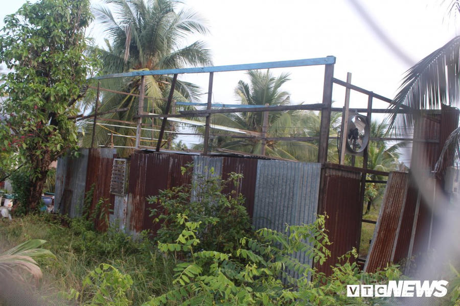 Nhiều người không chịu được cảnh sống cơ cực đã phải bỏ đi nơi khác ở. 