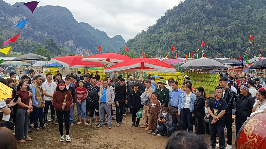 Đặc sắc lễ hội Lồng tồng Ba Bể