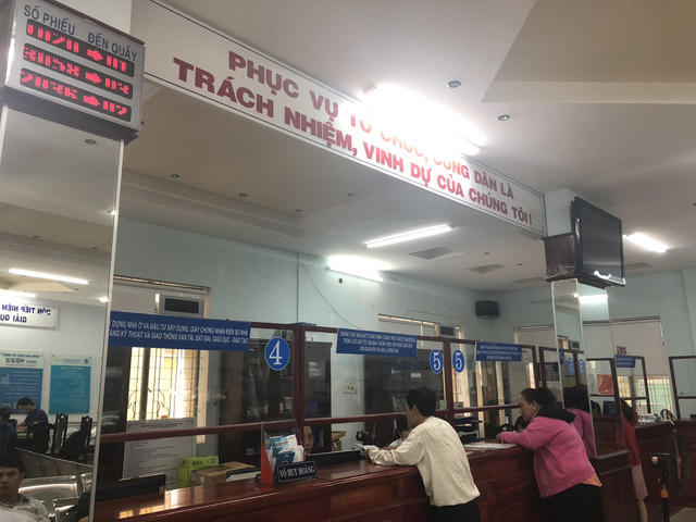 Việc thực hiện quy chế nhắc nhở, phê bình bằng thẻ xanh, thẻ vàng được đánh giá là hiệu quả trong việc nâng cao tinh thần trách nhiệm của CBCCVC ở quận Thanh Khê