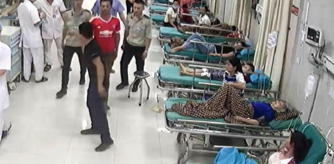 Hình ảnh nam thanh niên gây rối tại bệnh viện.