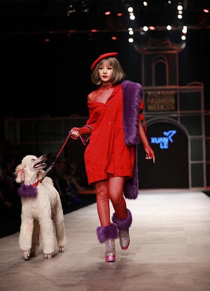 Bộ trang phục Chi Pu mặc trong buổi trình diễn thời trang.