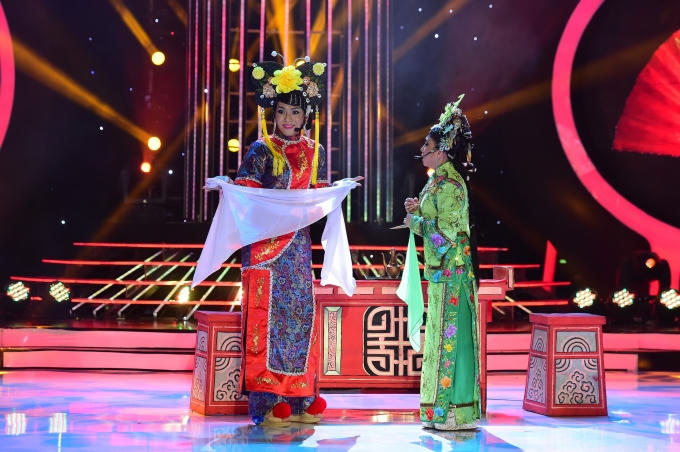 Tập 4 Gương mặt th&acirc;n quen: Bạch C&ocirc;ng Khanh chiến thắng v&igrave; &aacute;c hơn phi&ecirc;n bản gốc Ho&agrave;i Linh