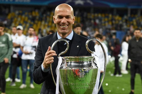 Zinedine Zidane bất ngờ từ chức HLV Real Madrid.