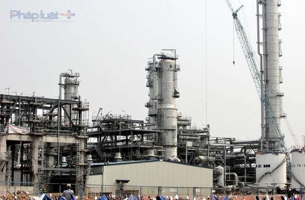 Việc lọc hóa dầu Nghi Sơn lén xả thải 42.000m2 nước xúc rửa đường ống chứa hóa chất vượt ngưỡng cho phép ra biển, đang được cơ quan chức năng làm rõ.