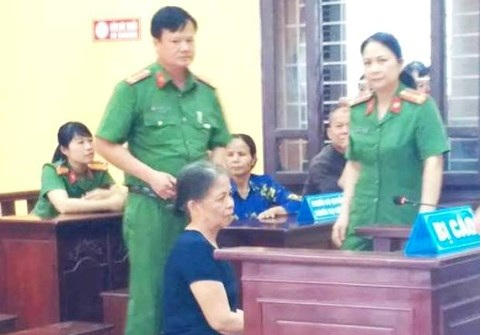 Bà Phạm Thị Xuân tại phiên tòa xét xử.