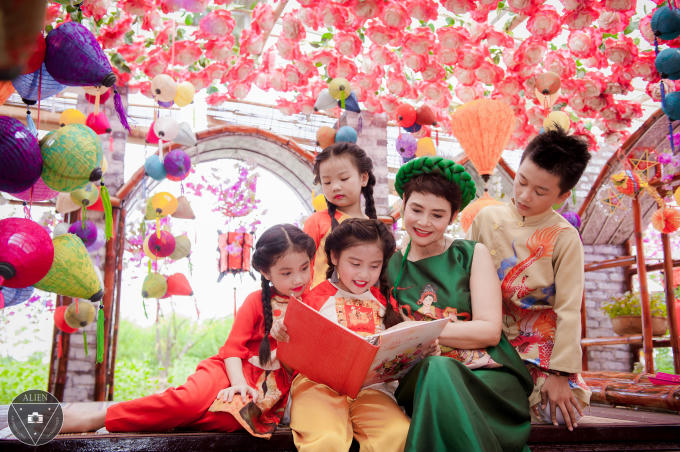 NSND Minh Châu đón Trung thu cùng dàn cháu ngoại xinh như thiên thần