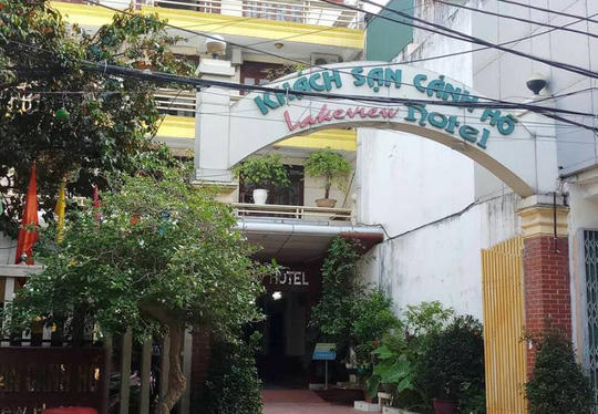 Khu vực khách sạn nơi phát hiện thi thể người đàn ông tử vong bất thường.