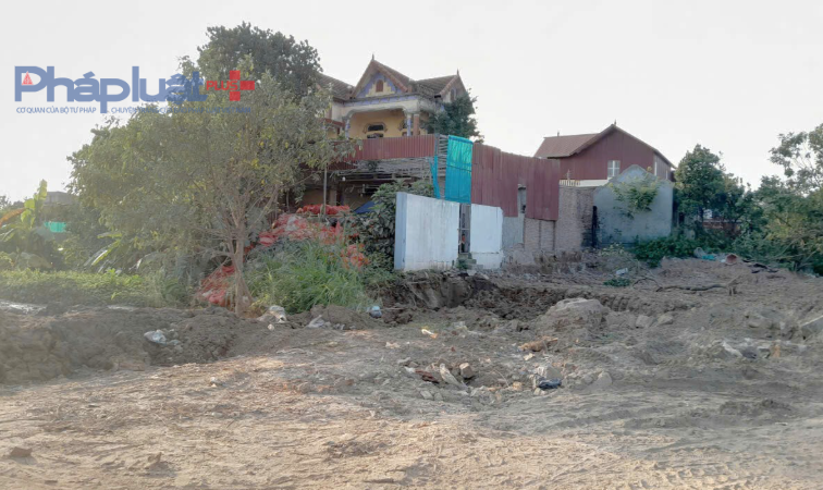 Dự án cầu chạy qua hầu như không phải giải phóng mặt bằng nhiều, chỉ có số ít nhà vướng vào dự án những cũng đã được đền bù, hỗ trợ và bàn giao mặt bằng.