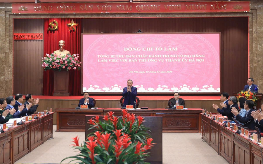 Tổng Bí thư Tô Lâm cùng các đồng chí lãnh đạo Đảng, Nhà nước chủ trì buổi làm việc.