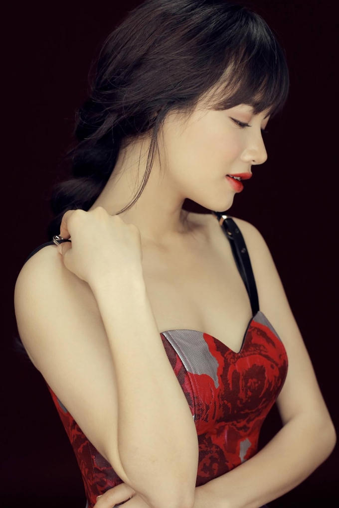 Ng&agrave;y c&agrave;ng hở bạo, Nh&atilde; Phương trở th&agrave;nh g&aacute;i hư khi y&ecirc;u Trường Giang?