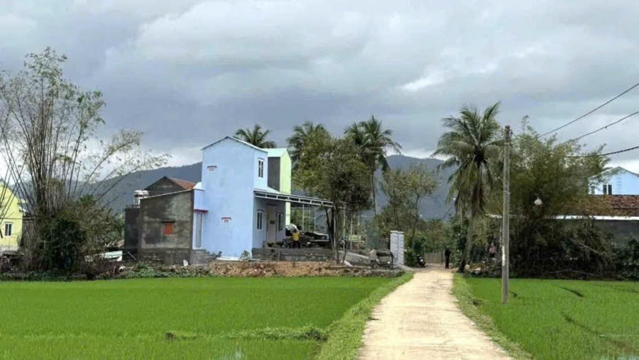 Nhiều căn nhà của "Chiến dịch Quang Trung" được xây dựng ở thôn Phú Hữu. Ảnh: Hải Dương