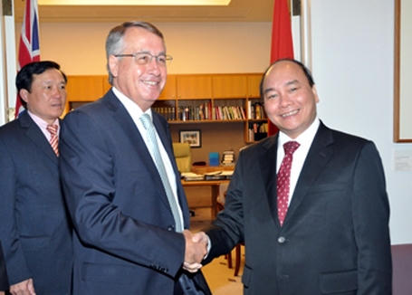 Tháng 4/2012, Phó Thủ tướng Nguyễn Xuân Phúc thăm và làm việc tại Australia. Tại đây, Phó Thủ tướng Nguyễn Xuân Phúc đã hội đàm với Phó Thủ tướng kiêm Bộ trưởng Ngân khố Australia Wayne Swan.