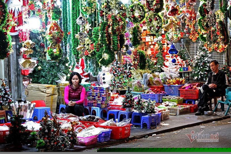 Mùa Giáng sinh hiện hữu khắp ngõ phố Hà Nội