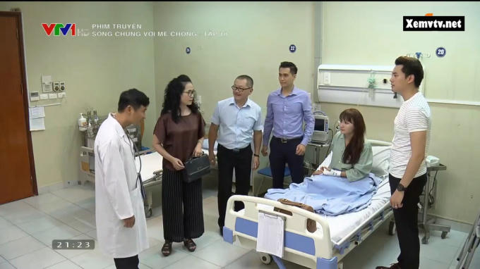 Bất cẩn khi sang đường khiến Vân gặp tai nạn.
