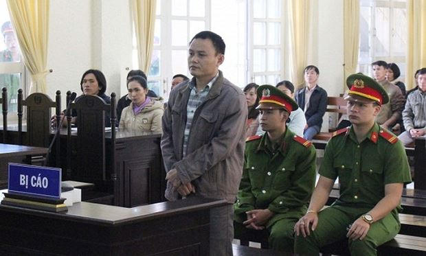 Bị cáo Đậu Đức Quyền tại phiên tòa.